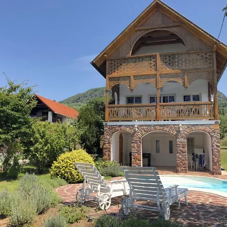 Сasa de vacaciones Alpha